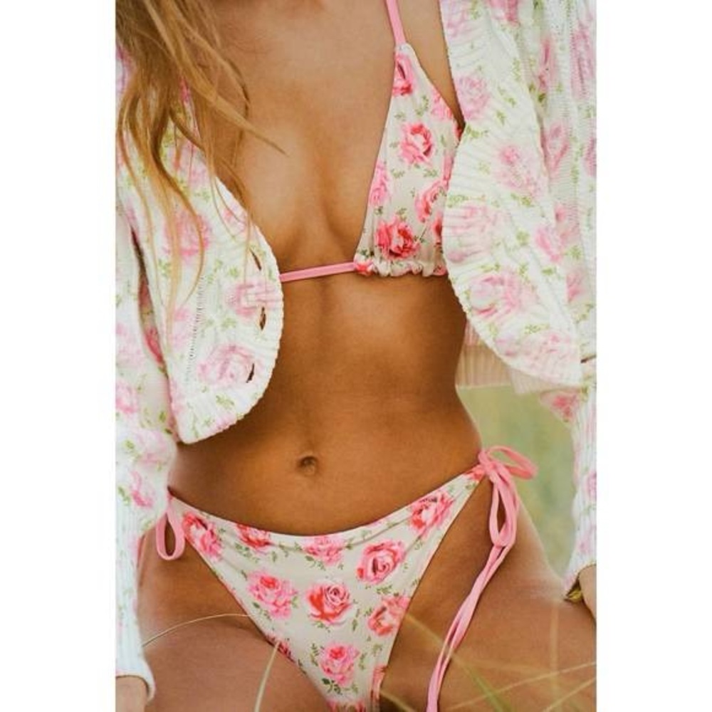 NWT 🆕 Rare LOVESHACKFANCY bikini set in floral cherry 🍒 Small |